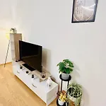 アパート New Luxury At Andel Metro Station プラハ