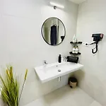 New Luxury At Andel Metro Station アパート プラハ