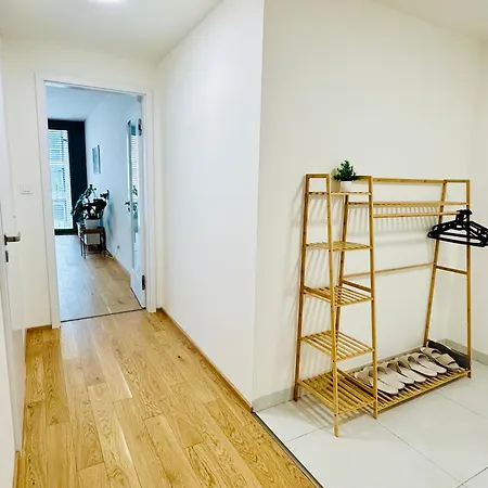 아파트 New Luxury At Andel Metro Station 프라하