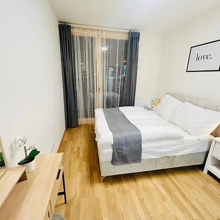New Luxury At Andel Metro Station Praha