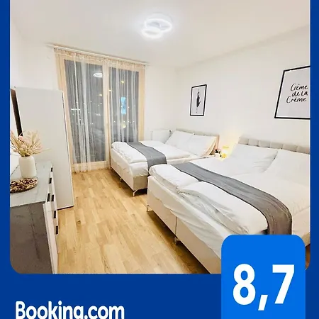 Apartmán New Luxury At Andel Metro Station
