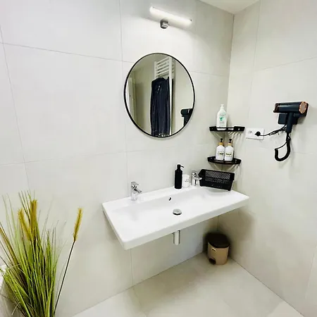 New Luxury At Andel Metro Station Apartament Praga