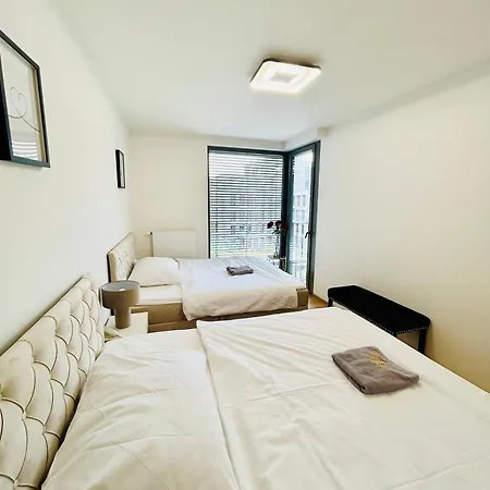 New Luxury At Andel Metro Station Apartmán Praha
