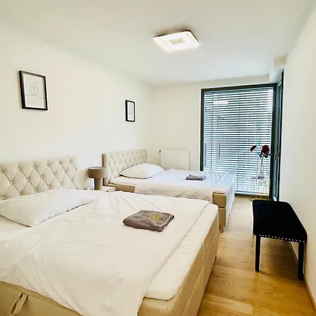 New Luxury At Andel Metro Station Apartament Praga